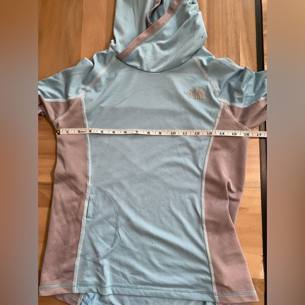 Light weight north face shirt pullover‎ - Picture 2 of 6